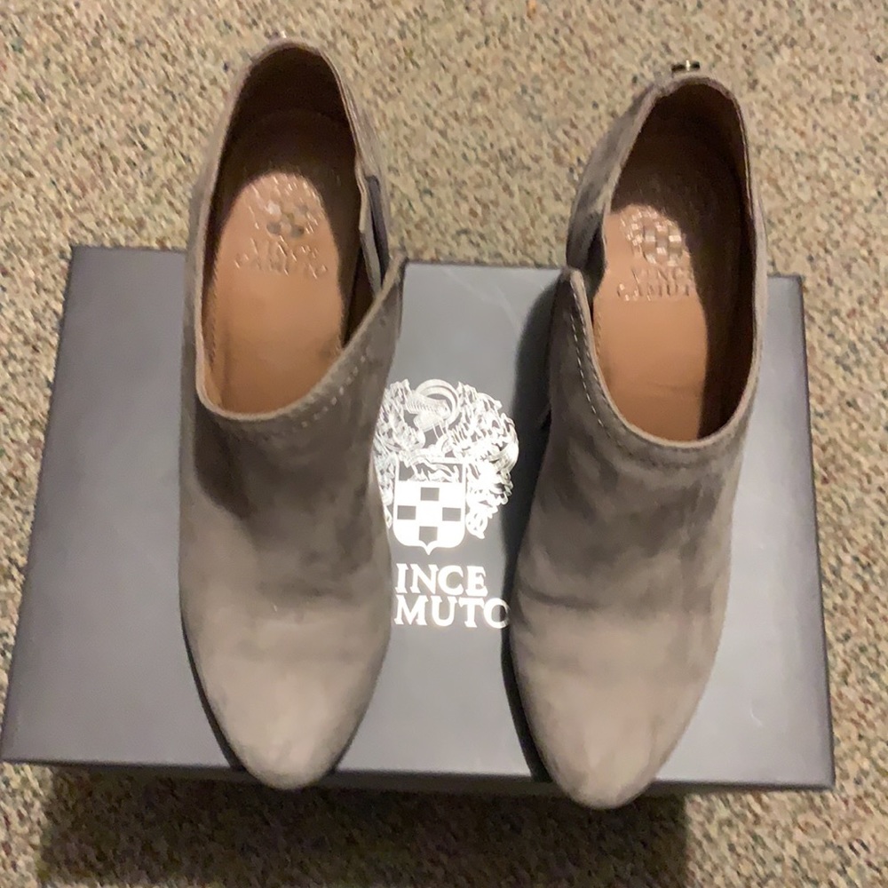 Vince Camino booties in euc worn very little